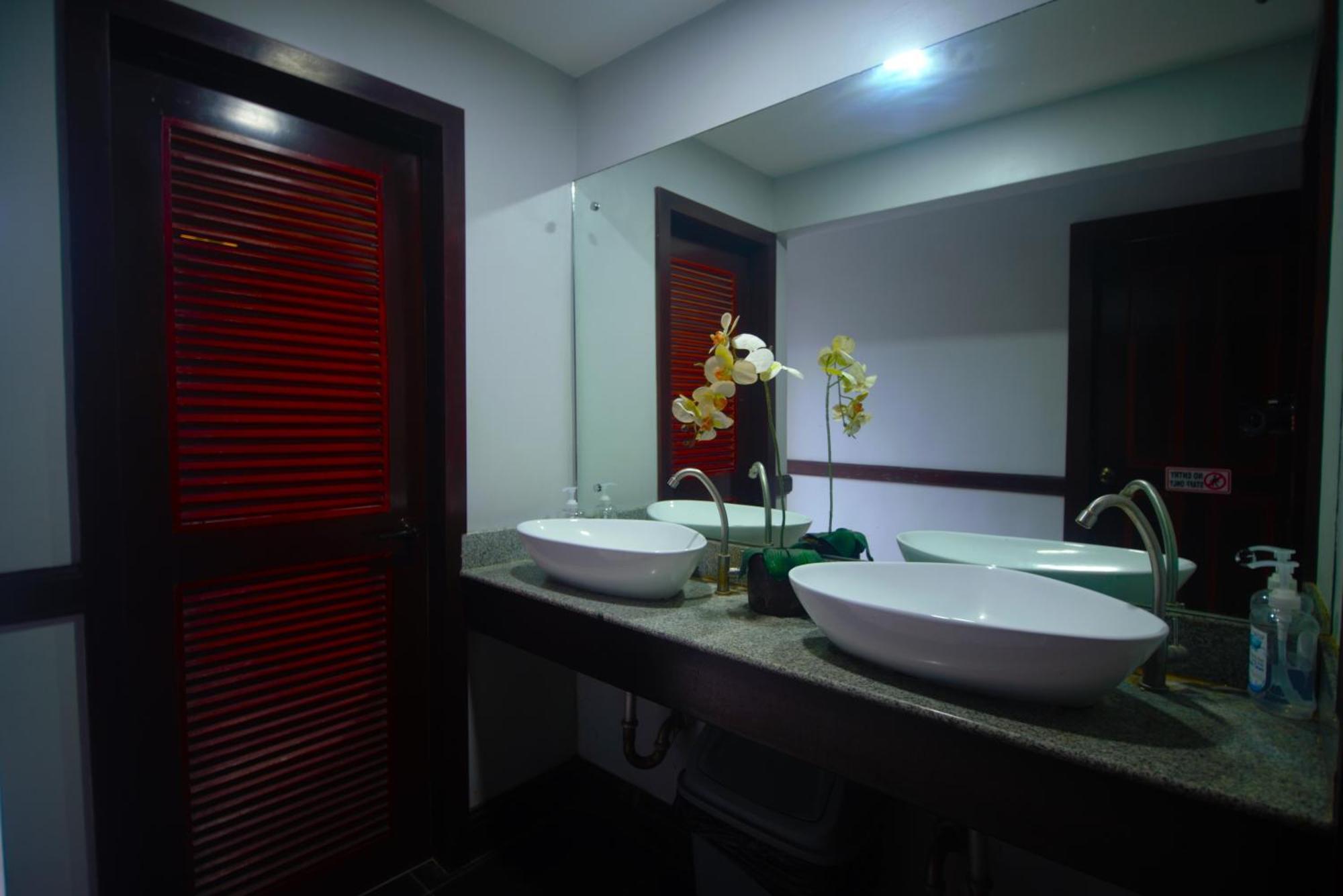 Hotel Gabriella Tagbilaran City Ngoại thất bức ảnh